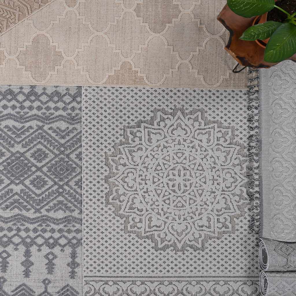 Guros - 6' X 9' Trellis Indoor / Outdoor Area Rug - Cream