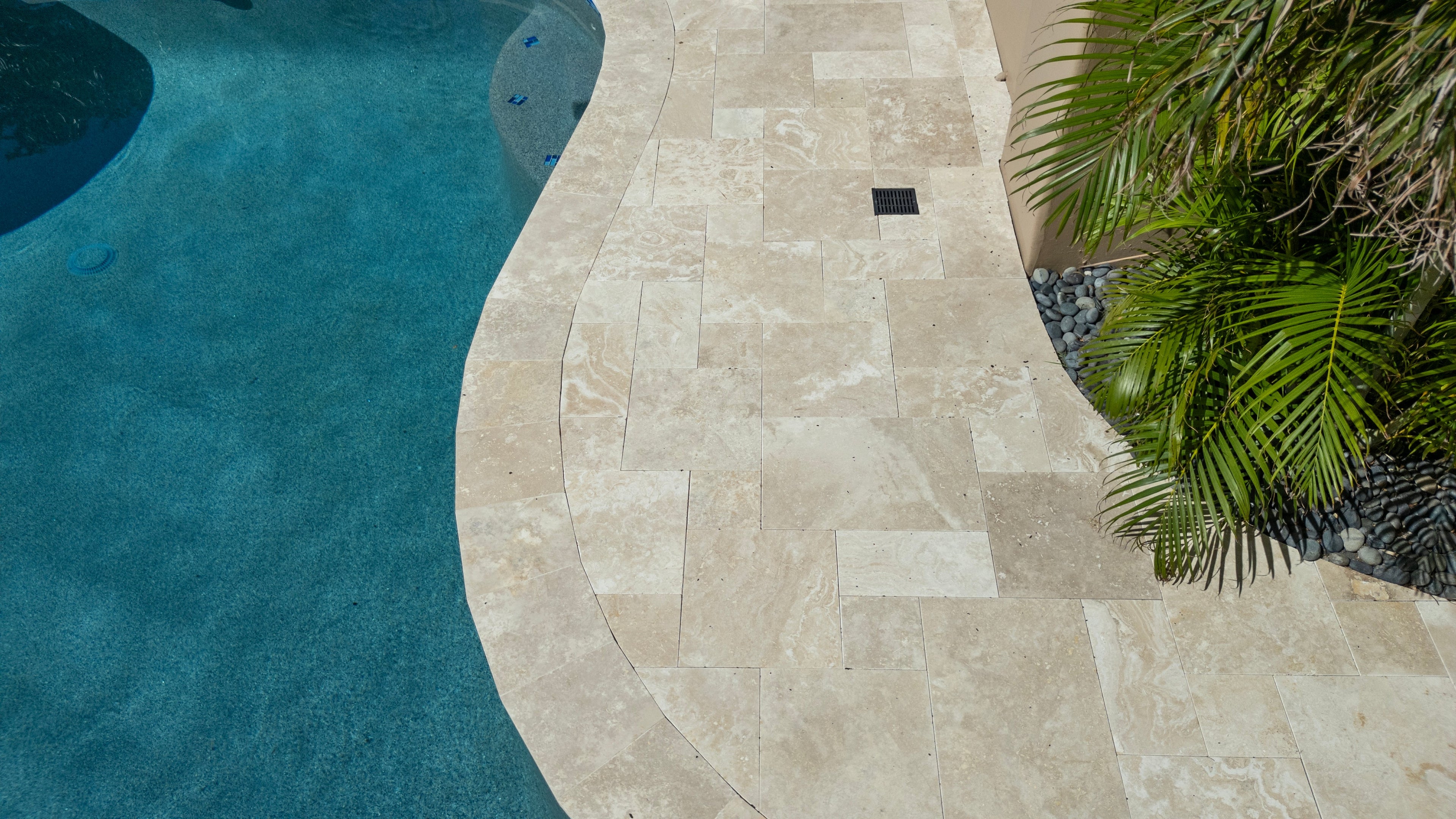 Ivory Moderno Travertine Filled and Tumbled Pavers