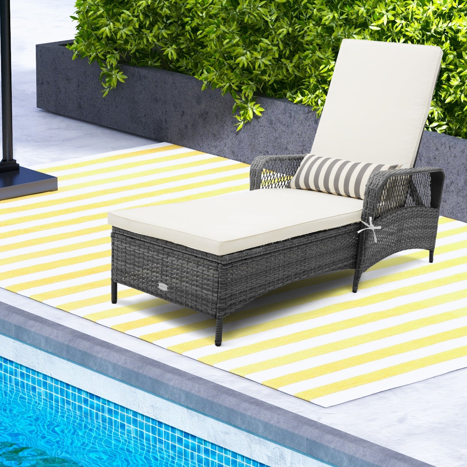 Outdoor Chaise Lounge Chair