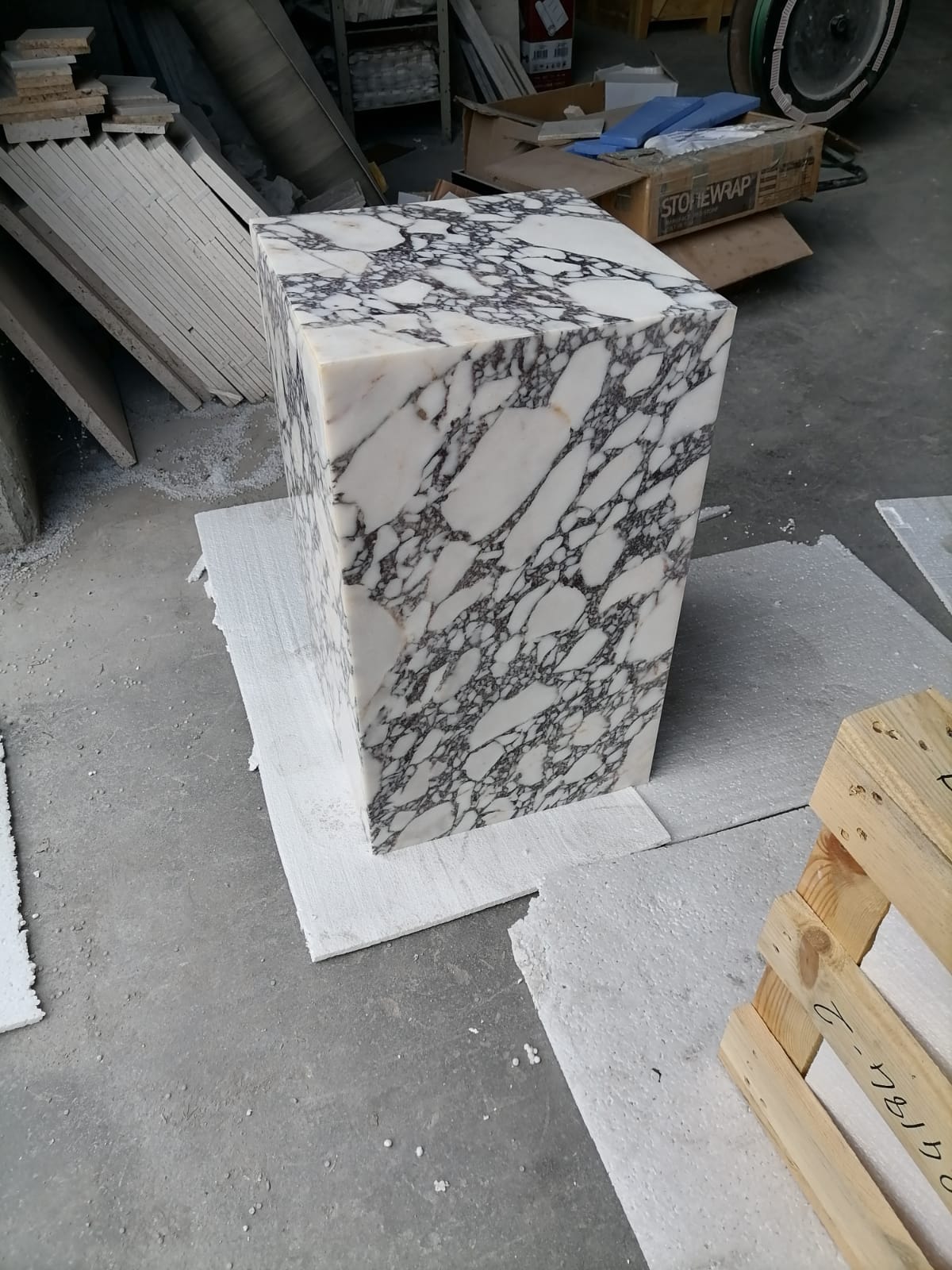 Calacatta Viola Marble Cube Design Plinth End/Side Table, Nightstand Polished (W)15.75" (L)15.75" (H)15.75"