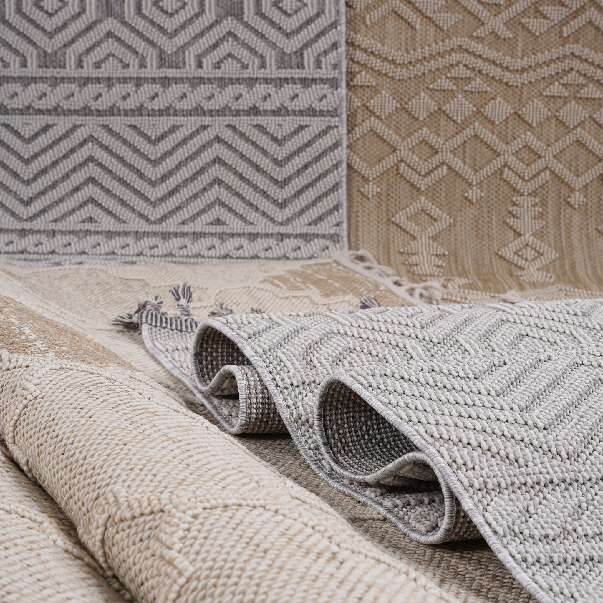 Guros - 6' X 9' Trellis Indoor / Outdoor Area Rug - Cream